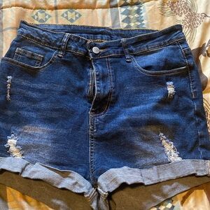 Great conditioned jean shorts by SHEIN.